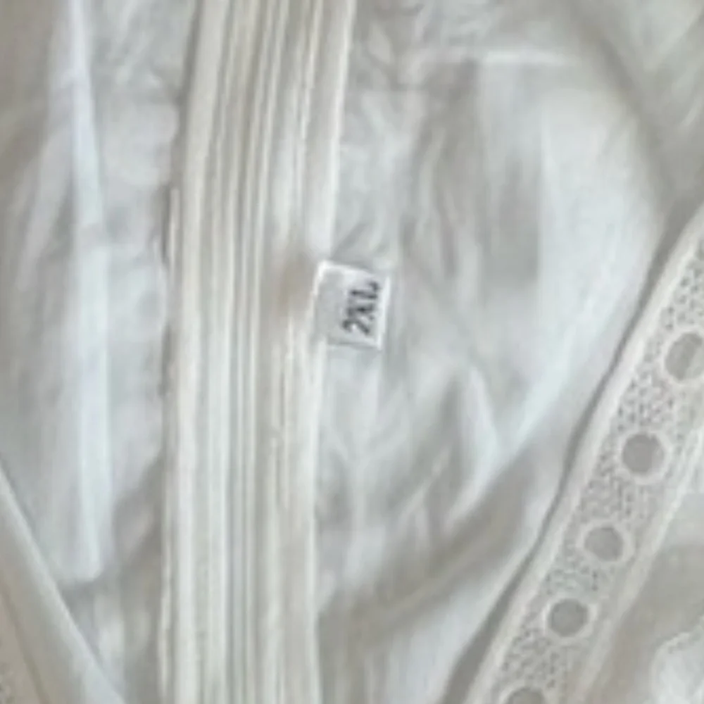 Elegant White Lace Maxi Dress - Picture 5 of 5